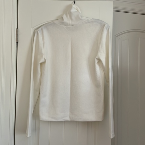 White Dynamite Turtleneck - Picture 4 of 4